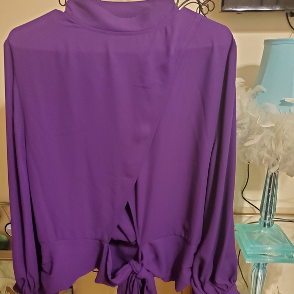 Tie Back wrap blouse - Picture 4 of 7